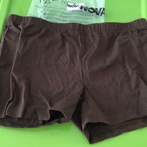 Large all stretch workout booty shorts